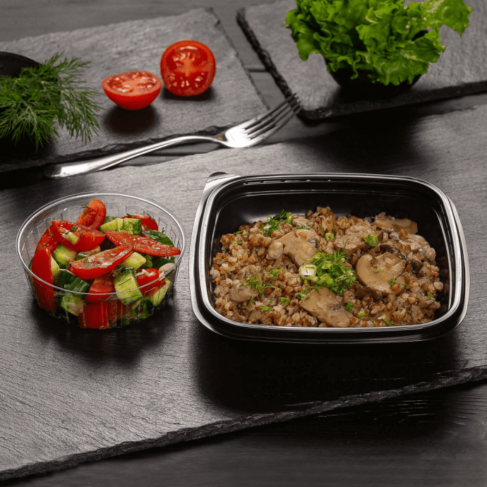 Гречка с грибами и закуской из свежих овощей