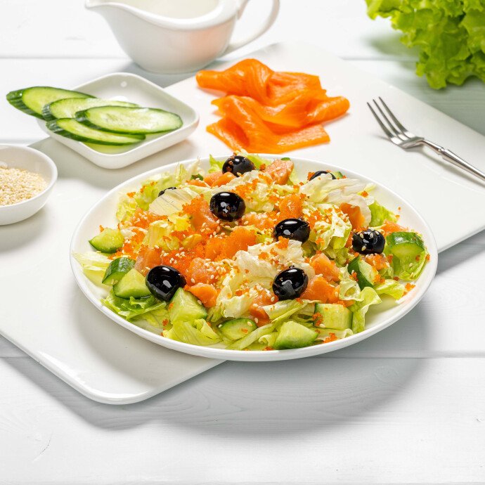 Салат с малосольной рыбой