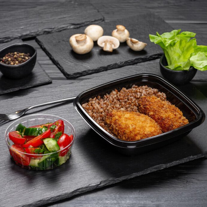 Зразы с грибами с гречкой и закуской из свежих овощей